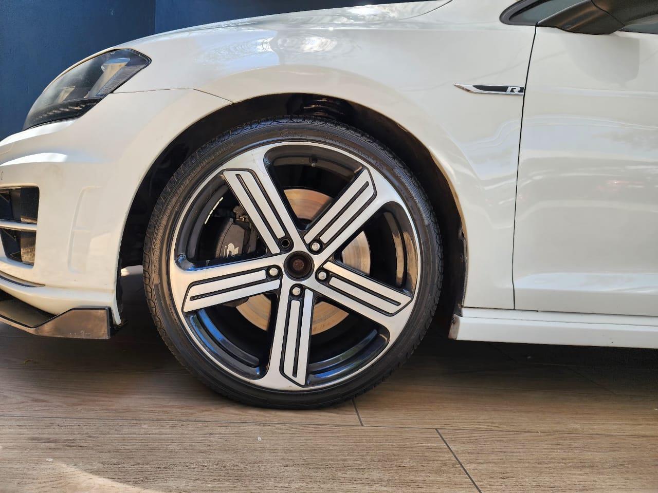 2015 Volkswagen Golf R Auto