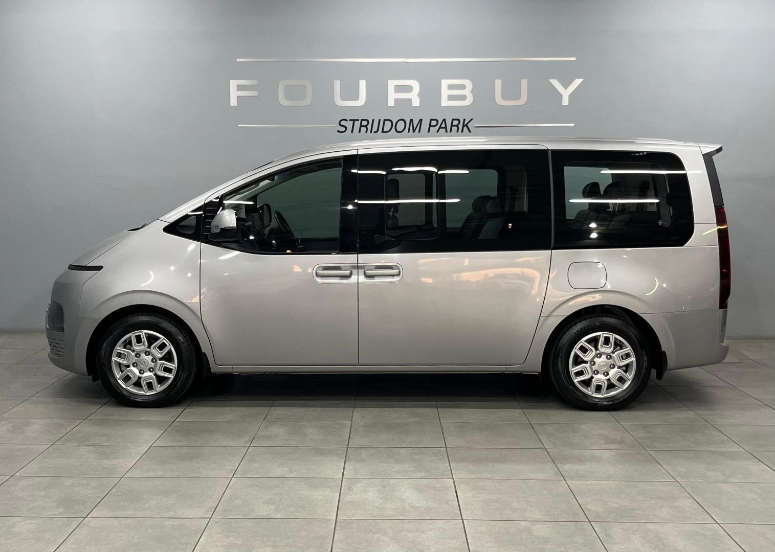 2023 Hyundai Staria 2.2D Executive 9-seater