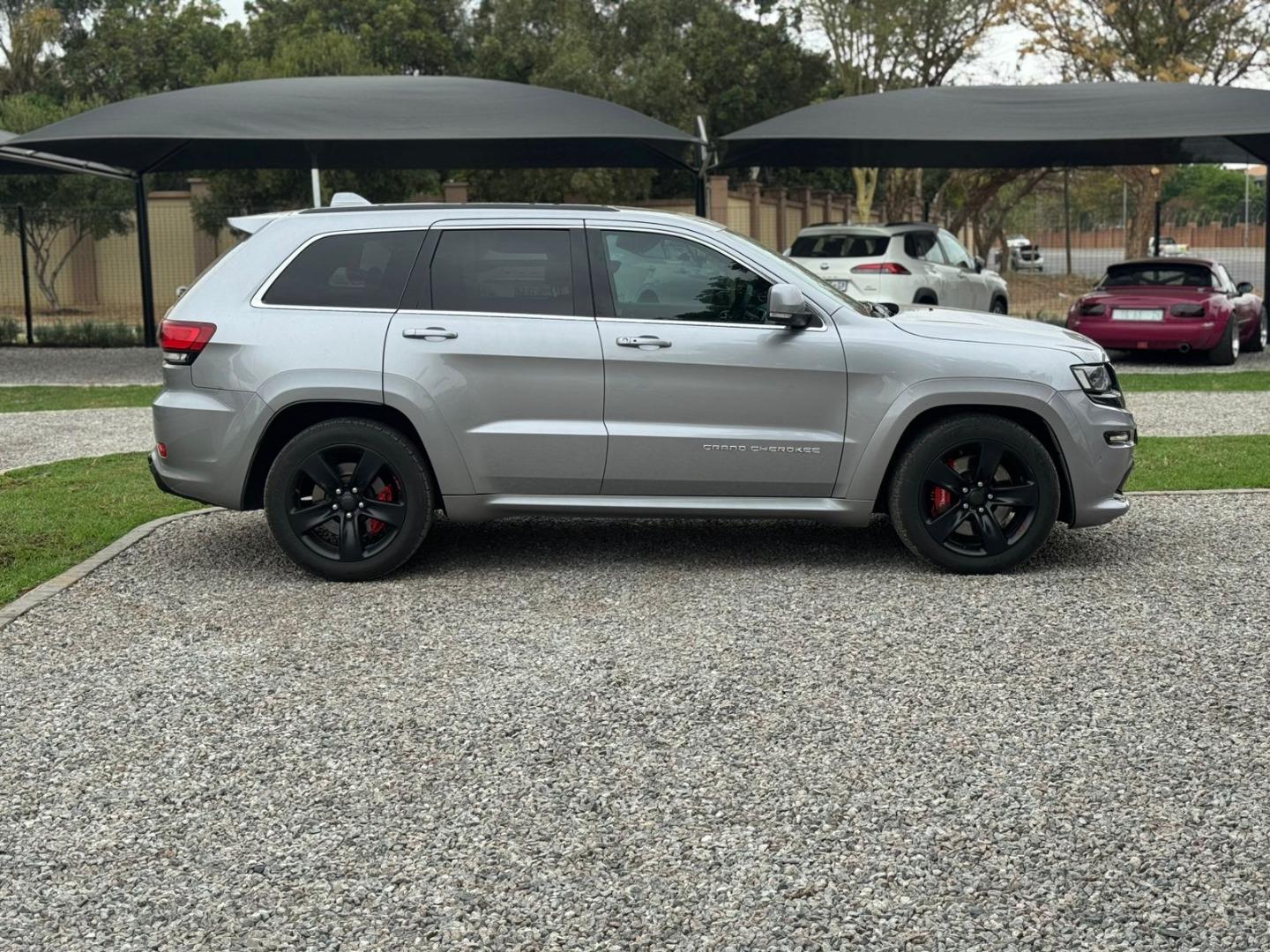 2013 JEEP GRAND CHEROKEE 6.4 SRT-8 ALPINE EDITION AT