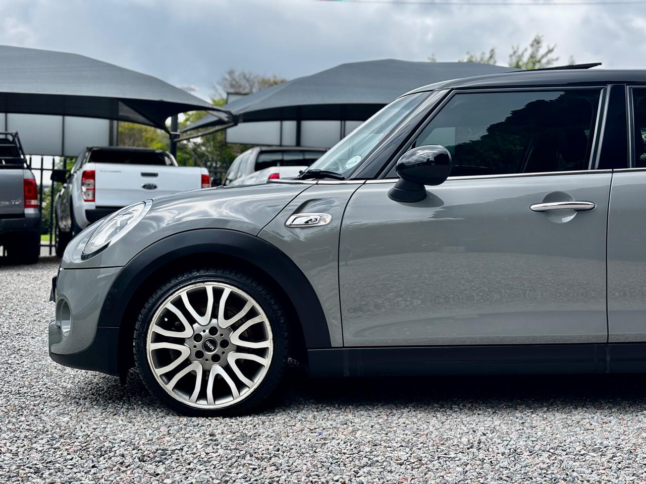 2016 Mini Hatch Cooper S Hatch 5-Door Sports-Auto