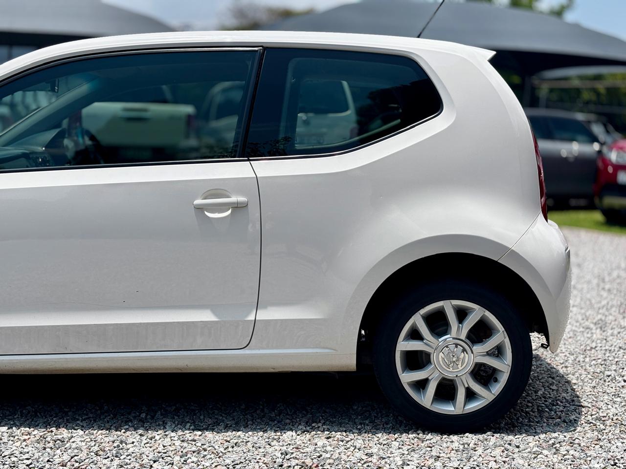 2015 VOLKSWAGEN MOVE up! 1.0