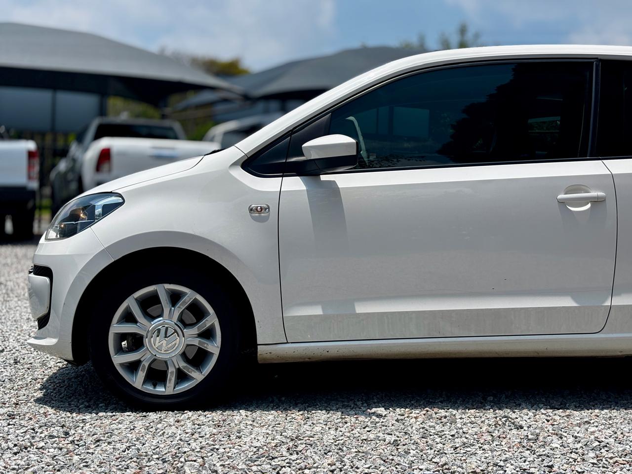 2015 VOLKSWAGEN MOVE up! 1.0