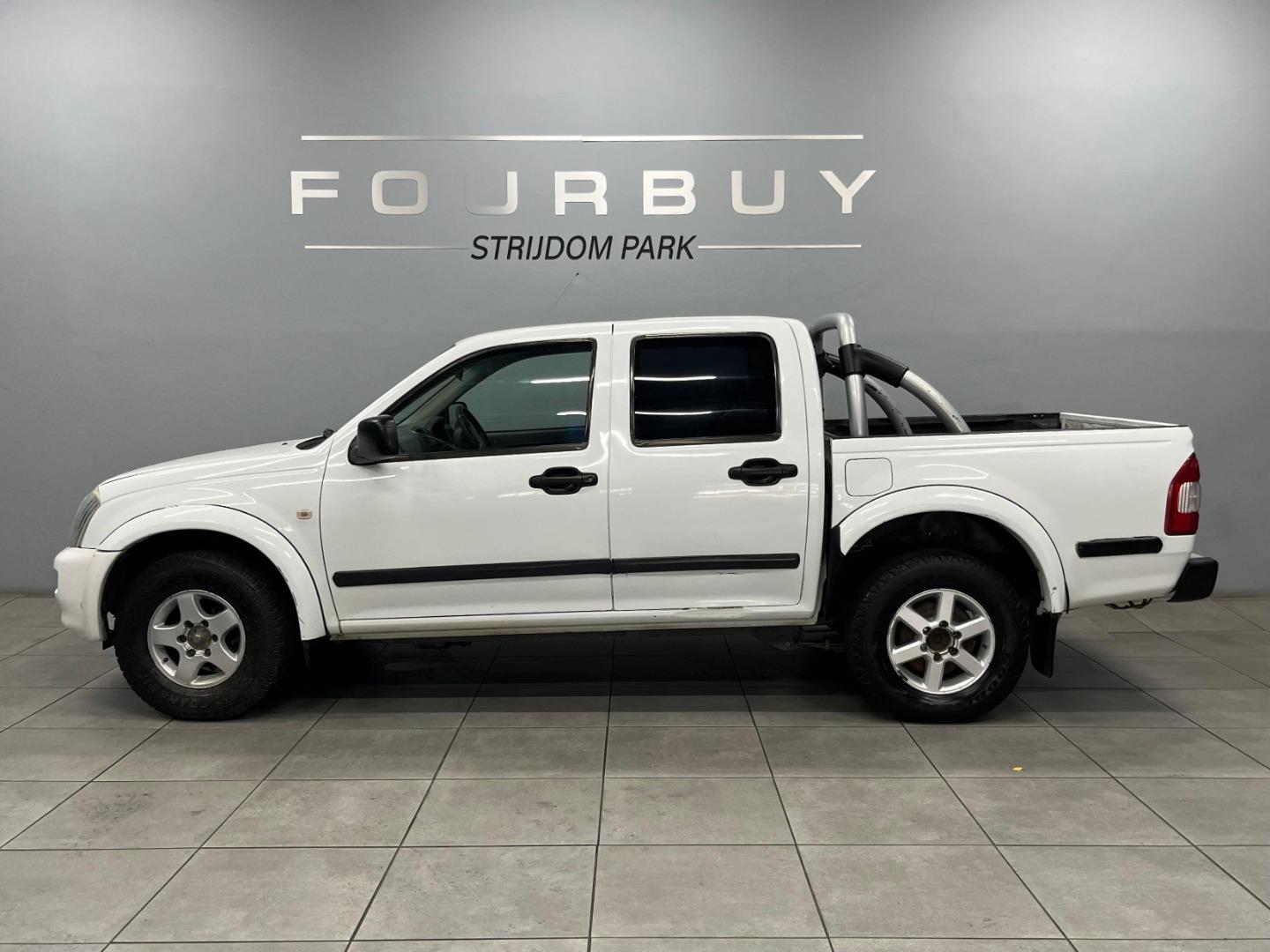 2005 ISUZU KB 240i D/CAB LE