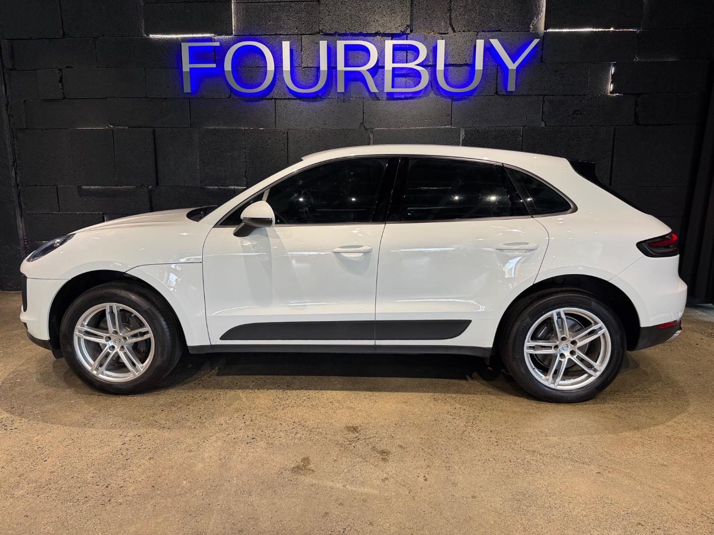 2020 Porsche Macan Macan