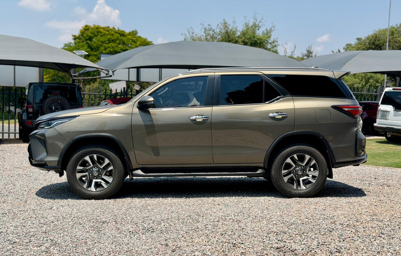 2023 TOYOTA FORTUNER MY23 2.4 GD-6 4X4 AT