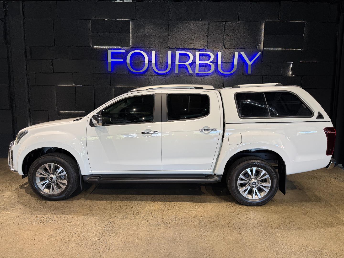 2017 ISUZU KB 300 D-TEQ D/CAB LX AT (CLOTH)