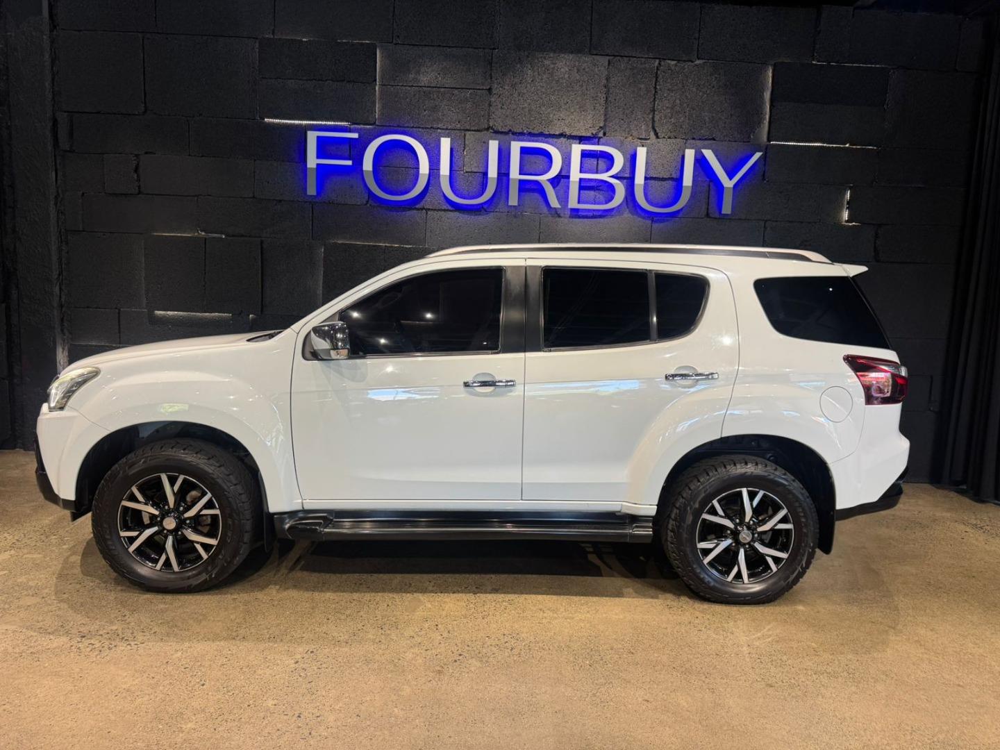2020 ISUZU mu-X 3.0 4X2 AT