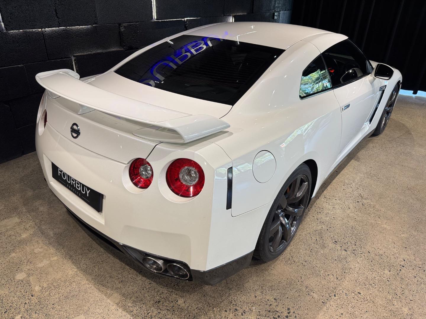 2009 NISSAN GT-R 3.8 BLACK EDITION
