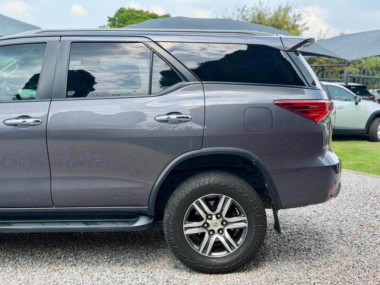 2016 TOYOTA FORTUNER 2.4 GD-6 RAISED BODY AT