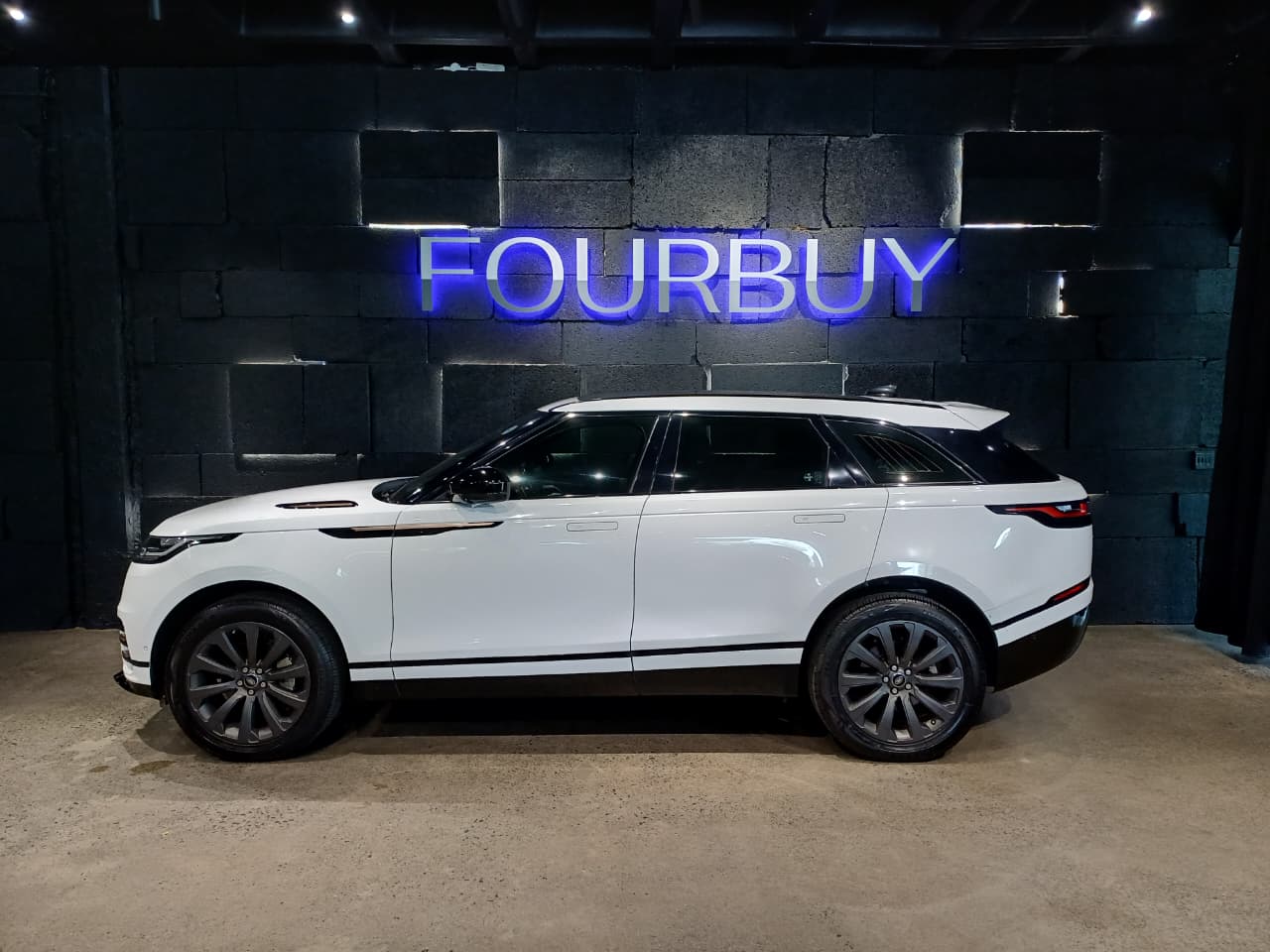 2018 Land Rover Range Rover Velar D300 R-Dynamic SE