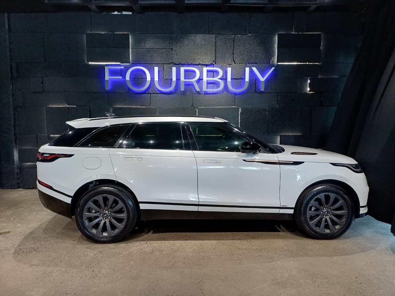 2018 Land Rover Range Rover Velar D300 R-Dynamic SE