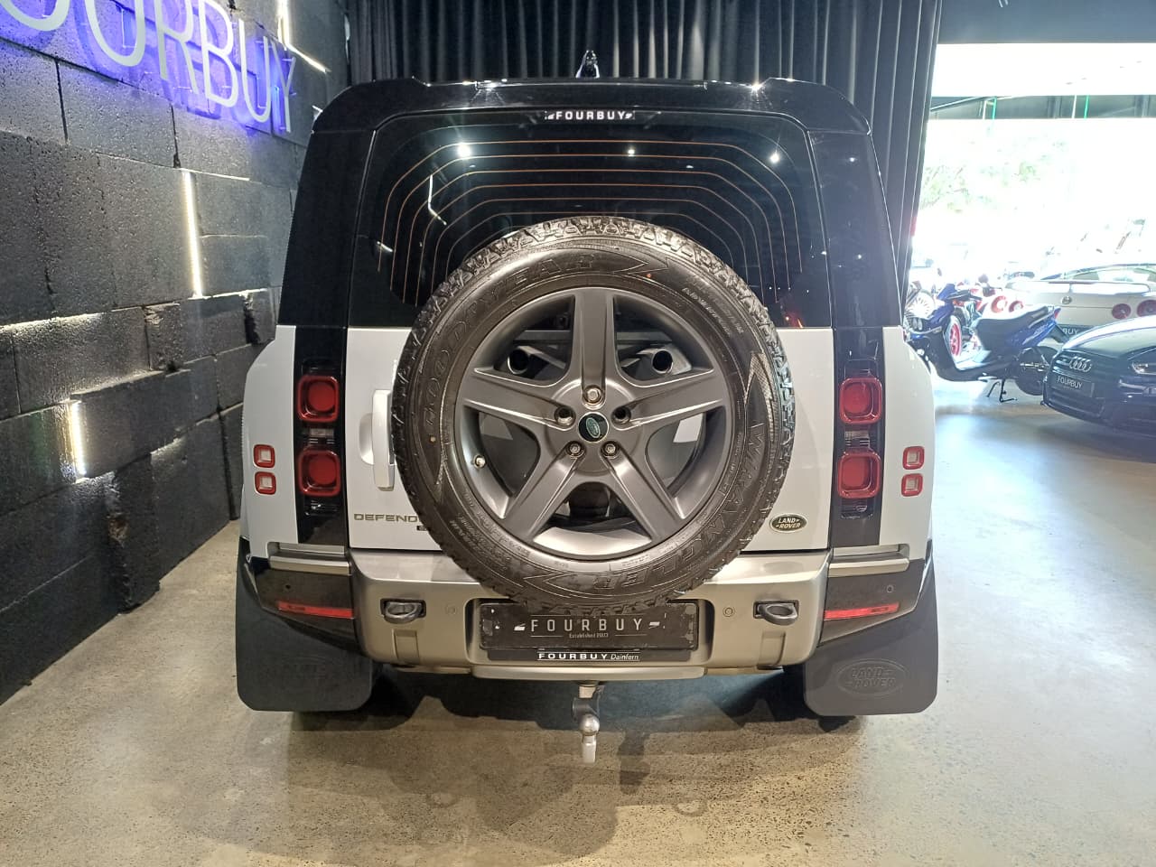 2021 LAND ROVER DEFENDER MY21 110 3.0 D D300 X-DYNAMIC SE (221kW)