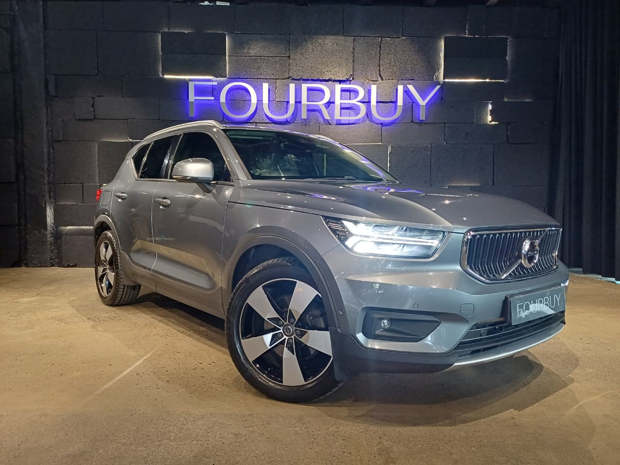 2018 VOLVO XC40 D4 MOMENTUM AWD GEARTRONIC