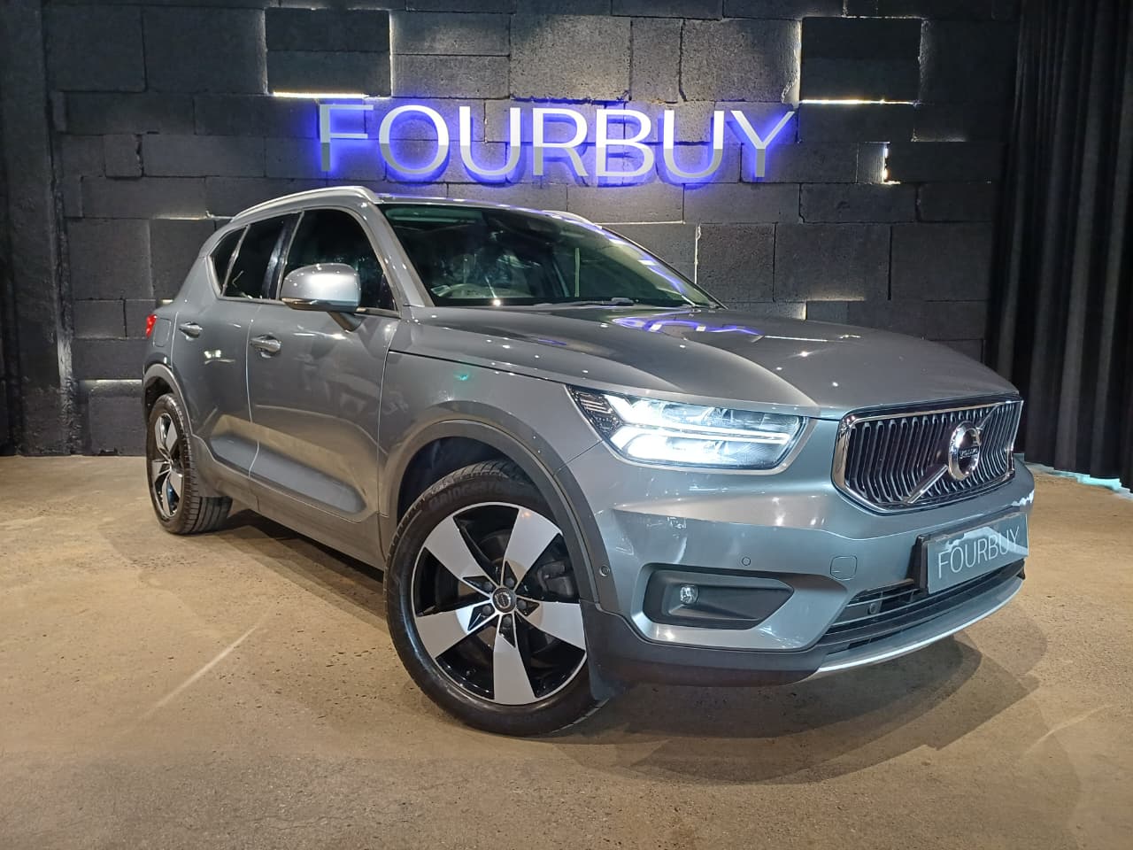2018 VOLVO XC40 D4 MOMENTUM AWD GEARTRONIC