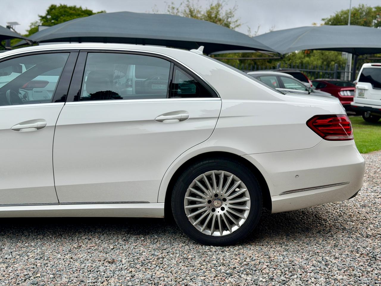 2014 Mercedes-benz E-class E200 Elegance