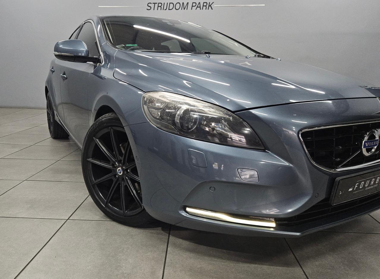 2014 Volvo V40 T4 Elite Auto