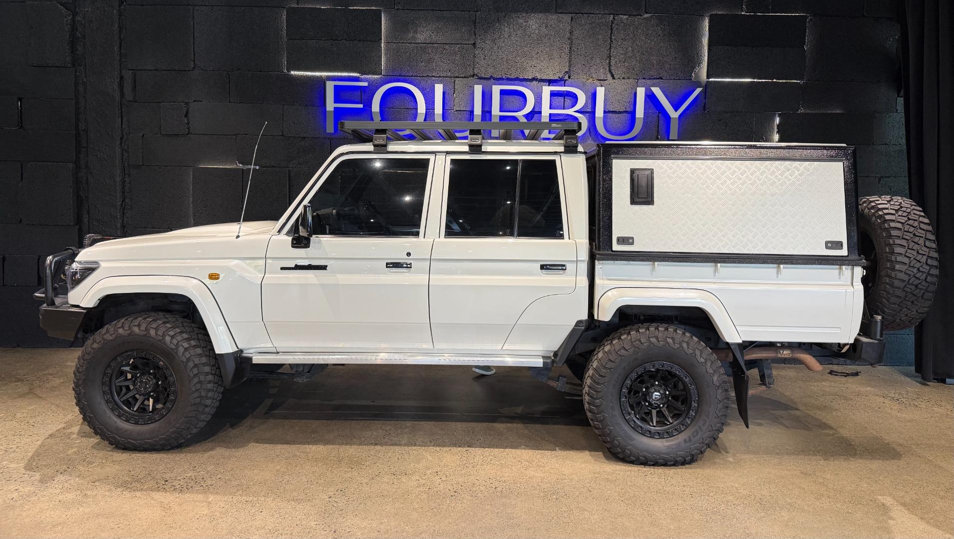 2017 TOYOTA LAND CRUISER 79 4.5D V8 PICK-UP D/CAB