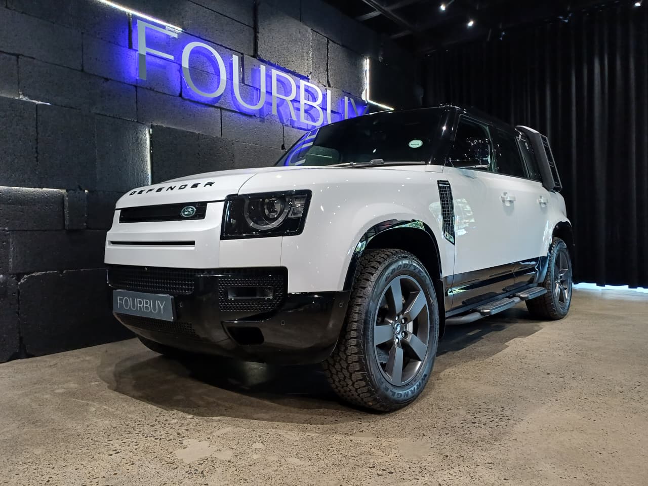 2024 Land Rover Defender 110 D350 X-Dynamic HSE