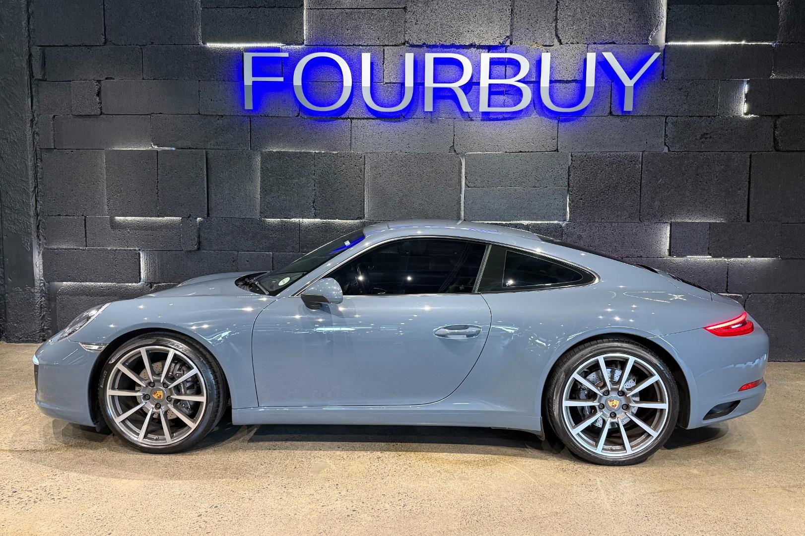 2017 Porsche 911 Carrera Coupe Auto
