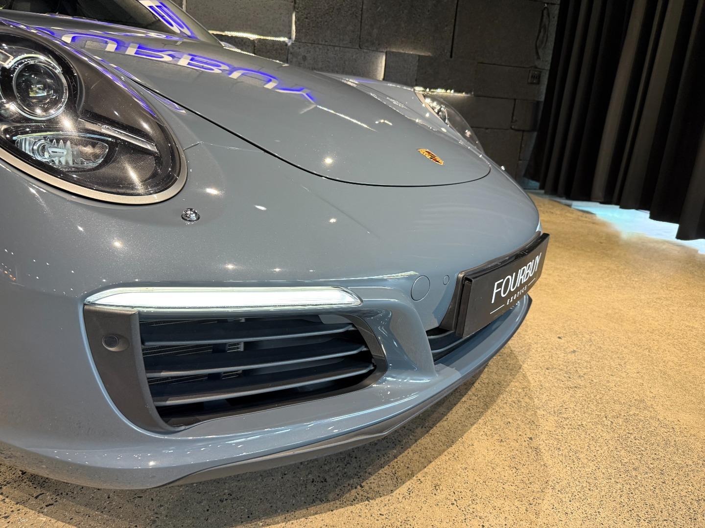 2017 Porsche 911 Carrera Coupe Auto