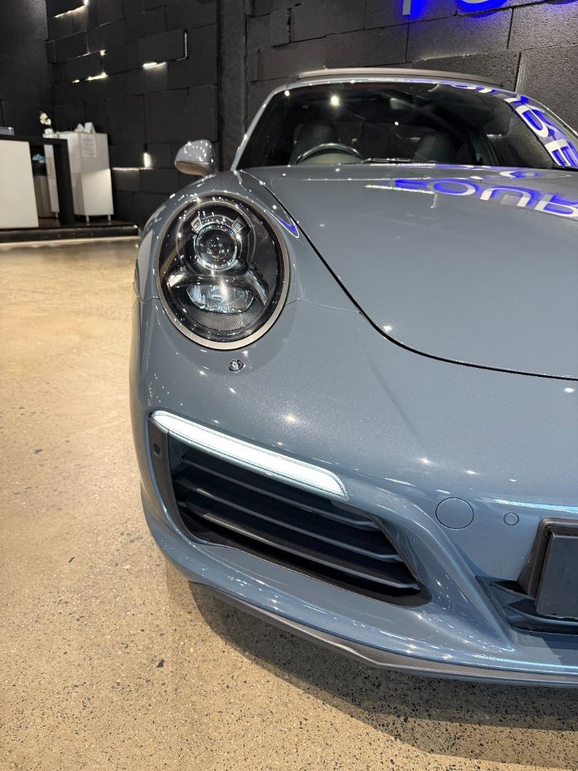 2017 Porsche 911 Carrera Coupe Auto