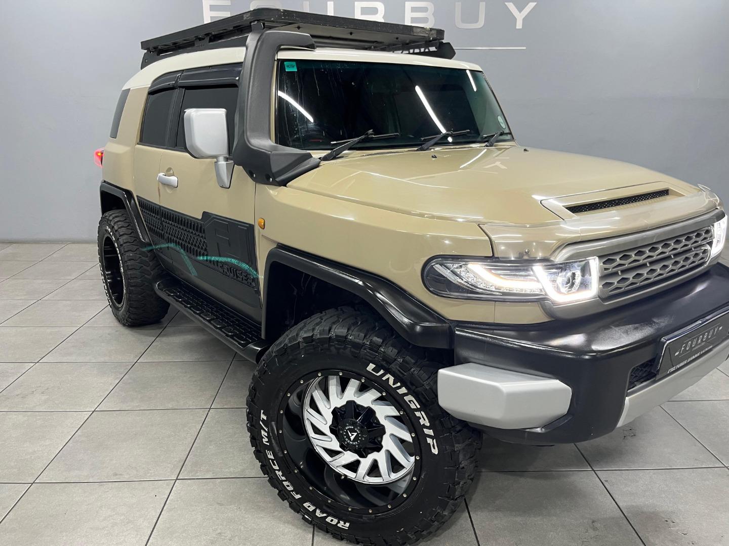 2013 TOYOTA FJ CRUISER 4.0 V6 4X4 AT
