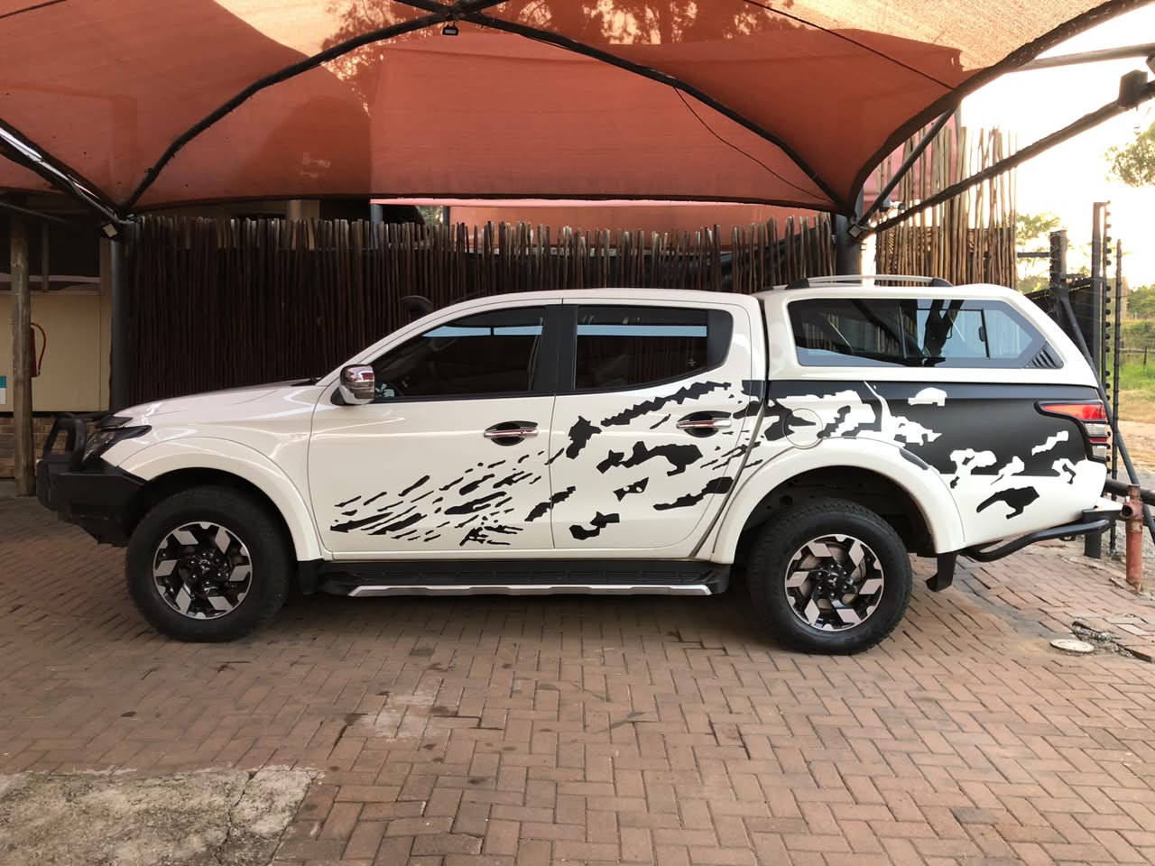 2017 MITSUBISHI TRITON 2.4 D/CAB 4X4 AT