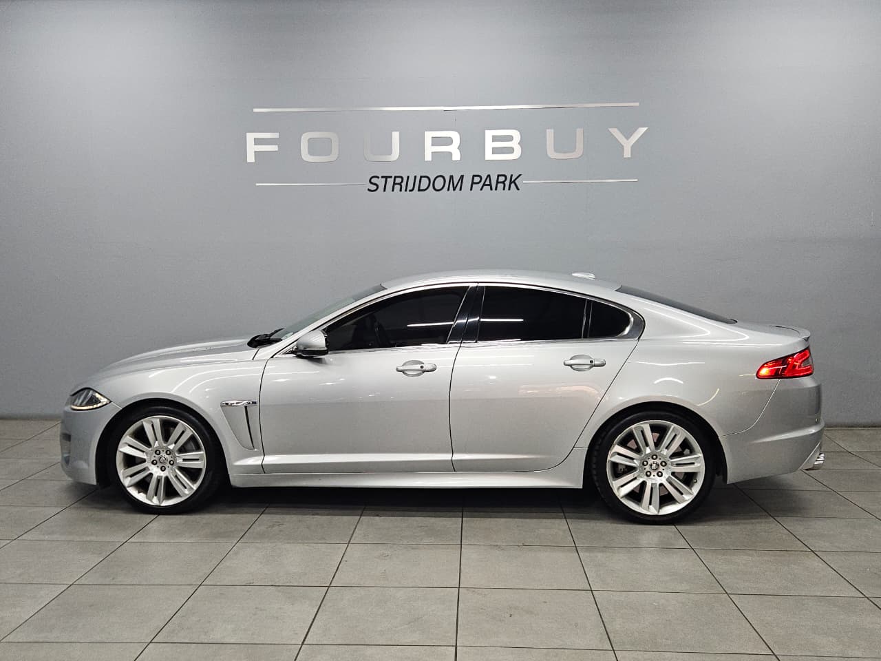 2012 Jaguar Xf 5.0 Portfolio