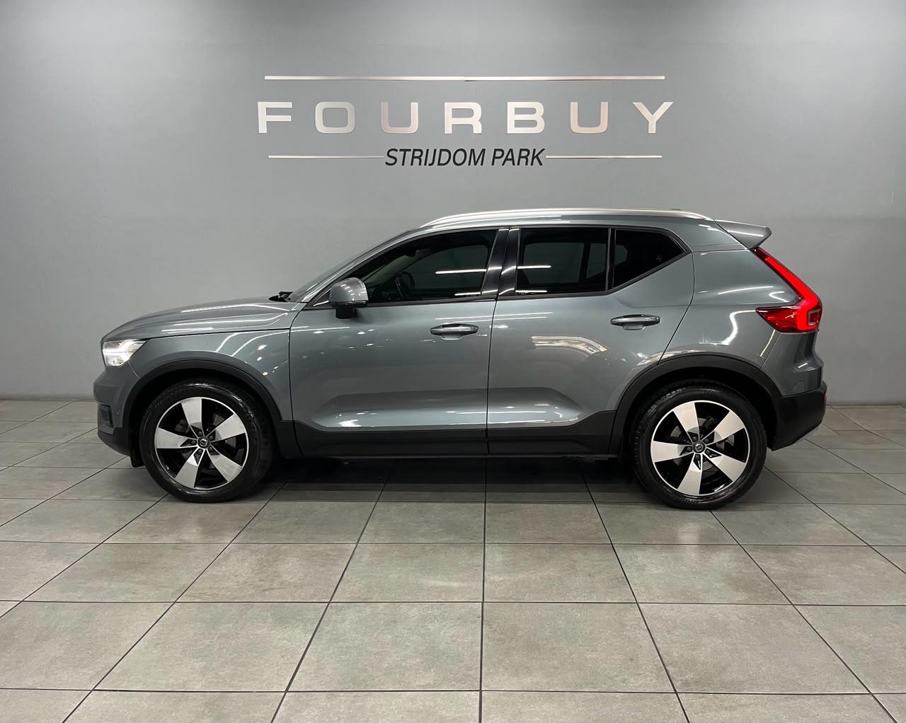 2018 VOLVO XC40 D4 MOMENTUM AWD GEARTRONIC
