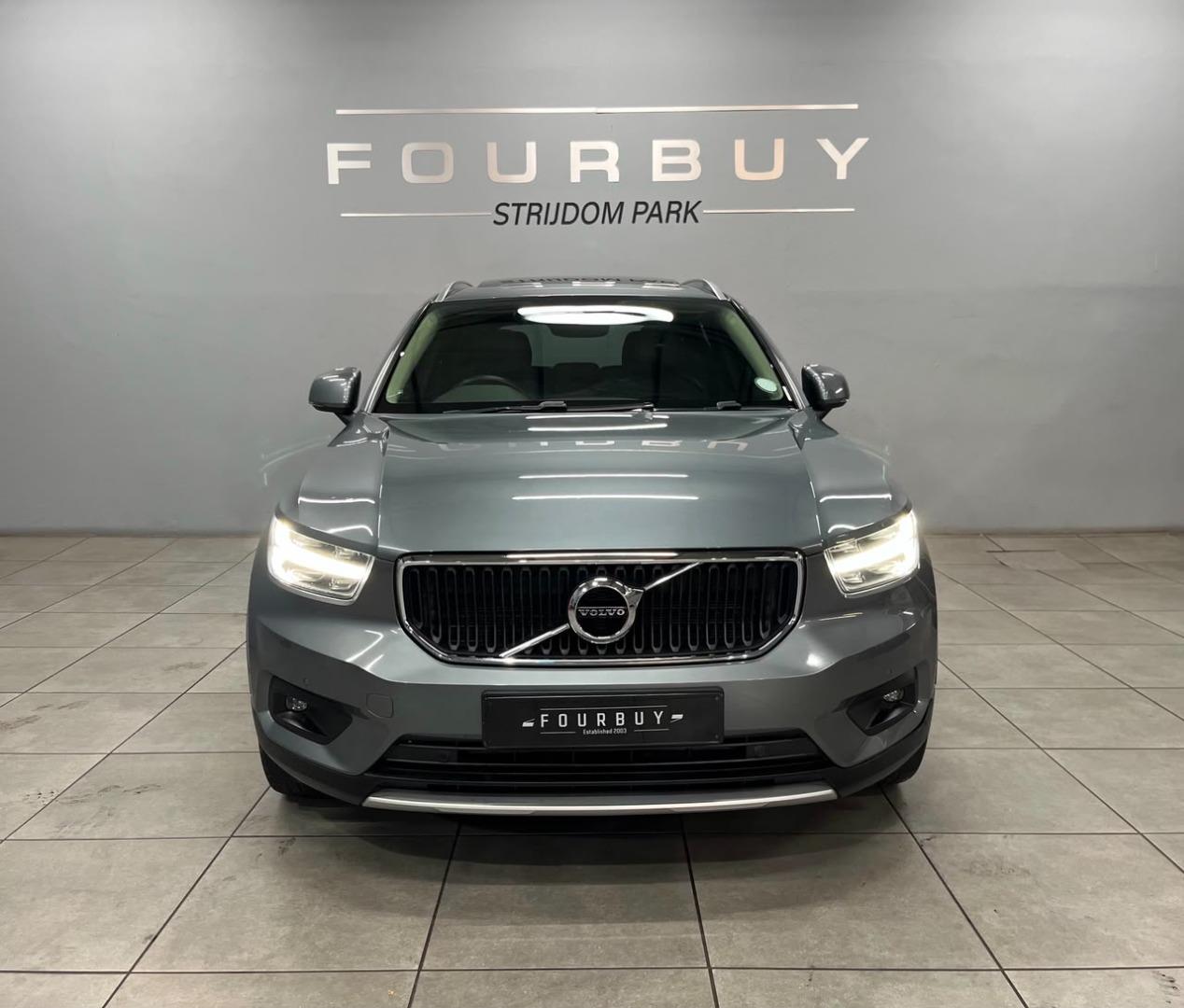 2018 VOLVO XC40 D4 MOMENTUM AWD GEARTRONIC