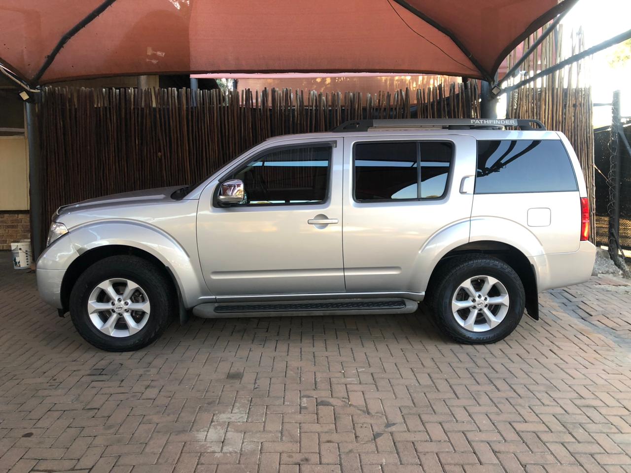 2008 Nissan Pathfinder 2.5dCi LE Auto