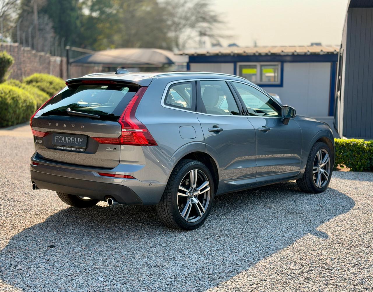 2021 VOLVO XC60 MY21 D4 MOMENTUM AWD GEARTRONIC