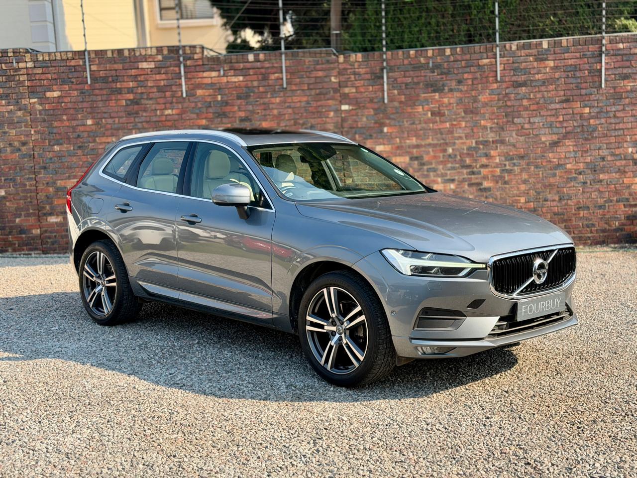 2021 VOLVO XC60 MY21 D4 MOMENTUM AWD GEARTRONIC