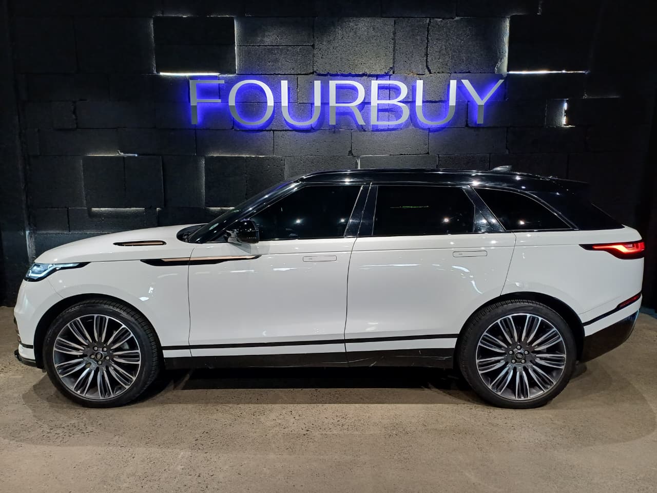 2022 LAND ROVER RANGE ROVER VELAR MY22 2.0 D D200 R-DYNAMIC HSE (147kW)
