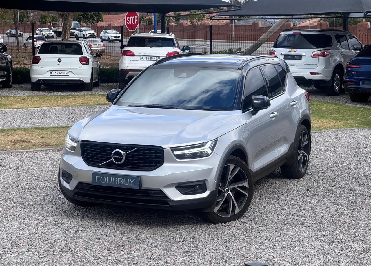 2018 VOLVO XC40 D4 R-DESIGN AWD GEARTRONIC