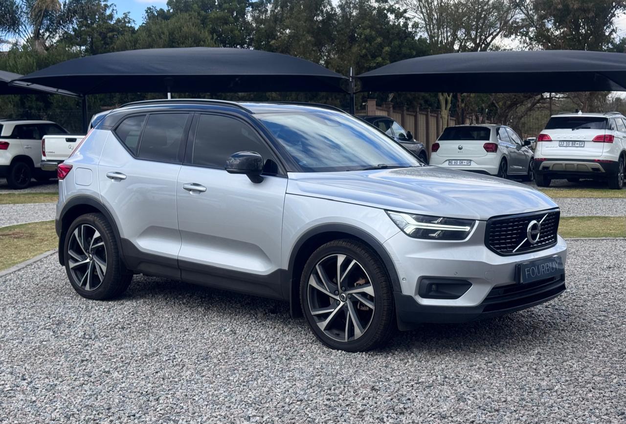 2018 VOLVO XC40 D4 R-DESIGN AWD GEARTRONIC