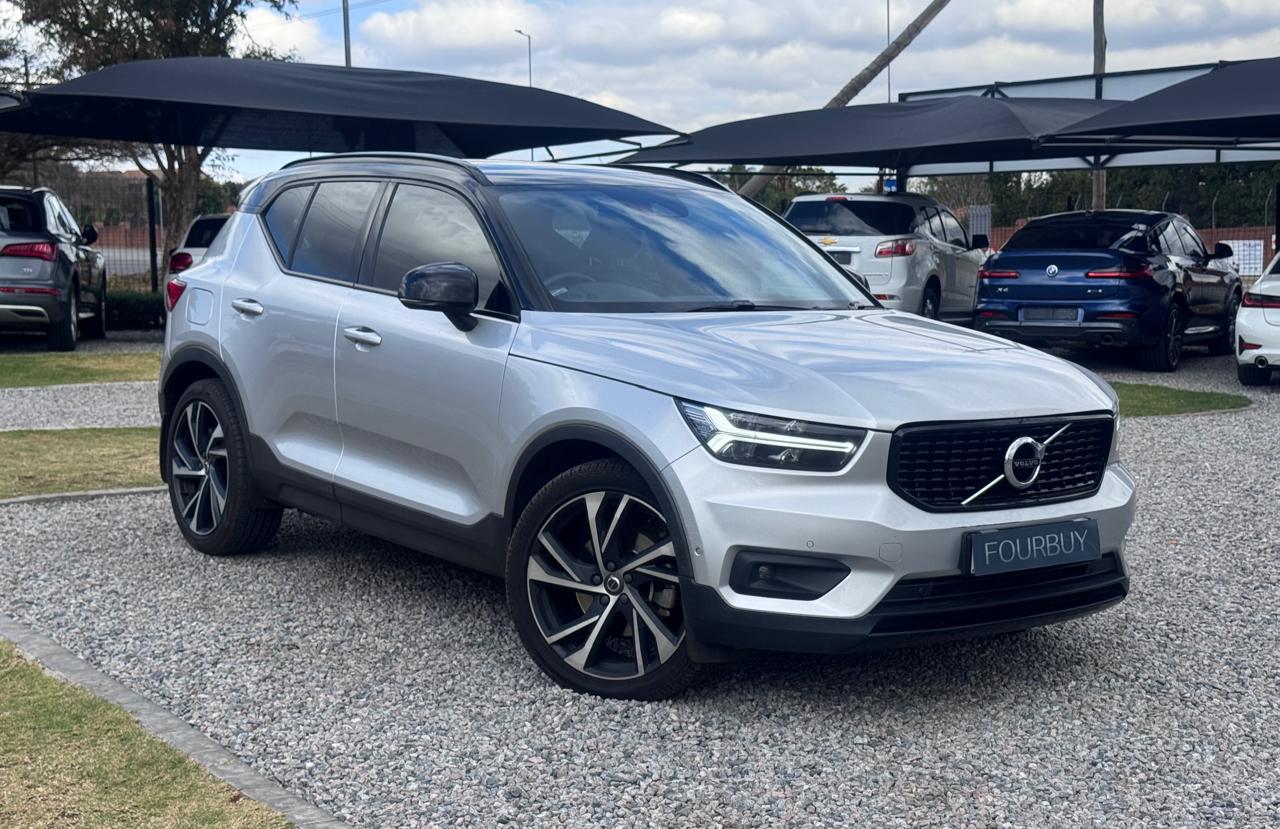 2018 VOLVO XC40 D4 R-DESIGN AWD GEARTRONIC