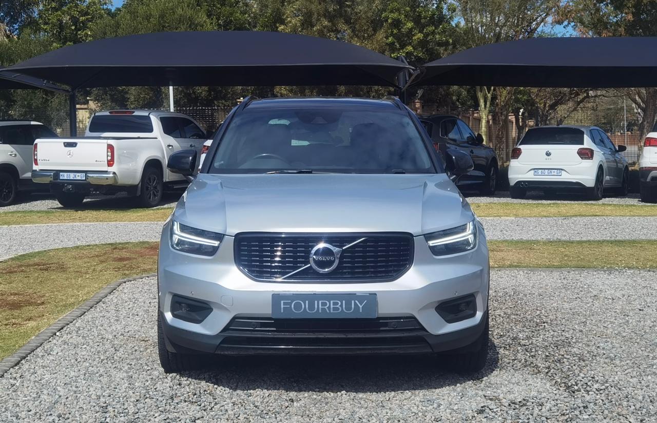 2018 VOLVO XC40 D4 R-DESIGN AWD GEARTRONIC