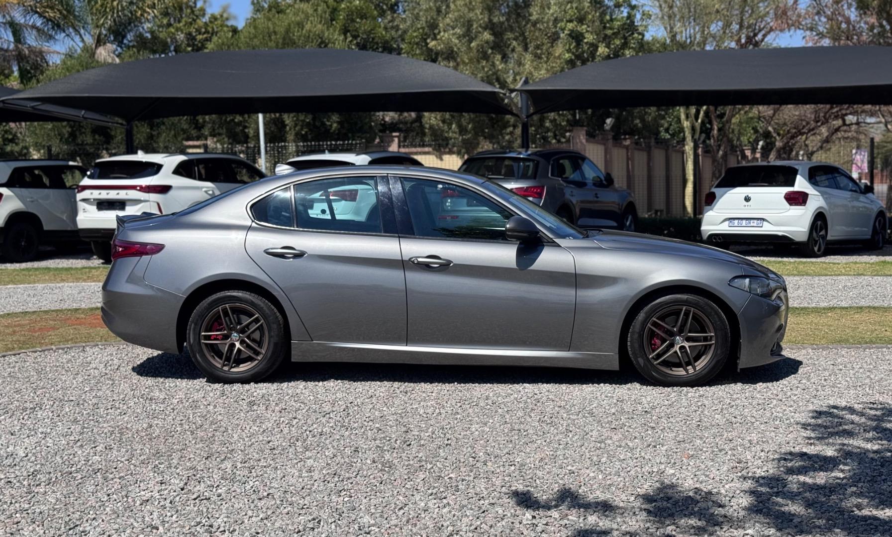 2017 Alfa Romeo Giulia 2.0T