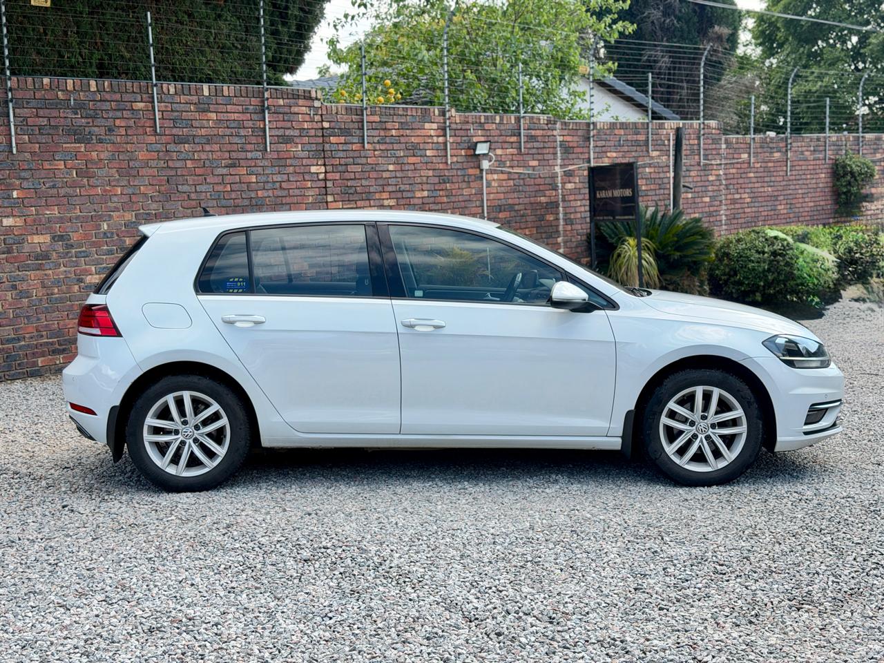 2017 VOLKSWAGEN GOLF VII MY17 1.0 TSI BMT COMFORTLINE (PA)