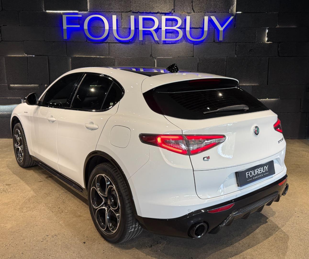 2024 Alfa Romeo Stelvio 2.0T Veloce Q4