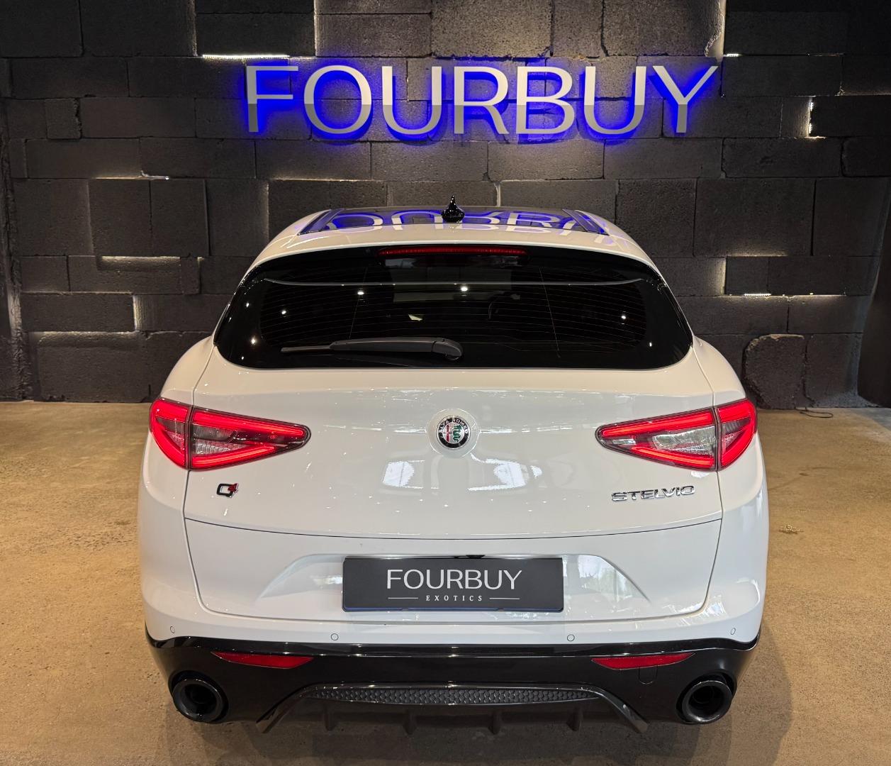 2024 Alfa Romeo Stelvio 2.0T Veloce Q4