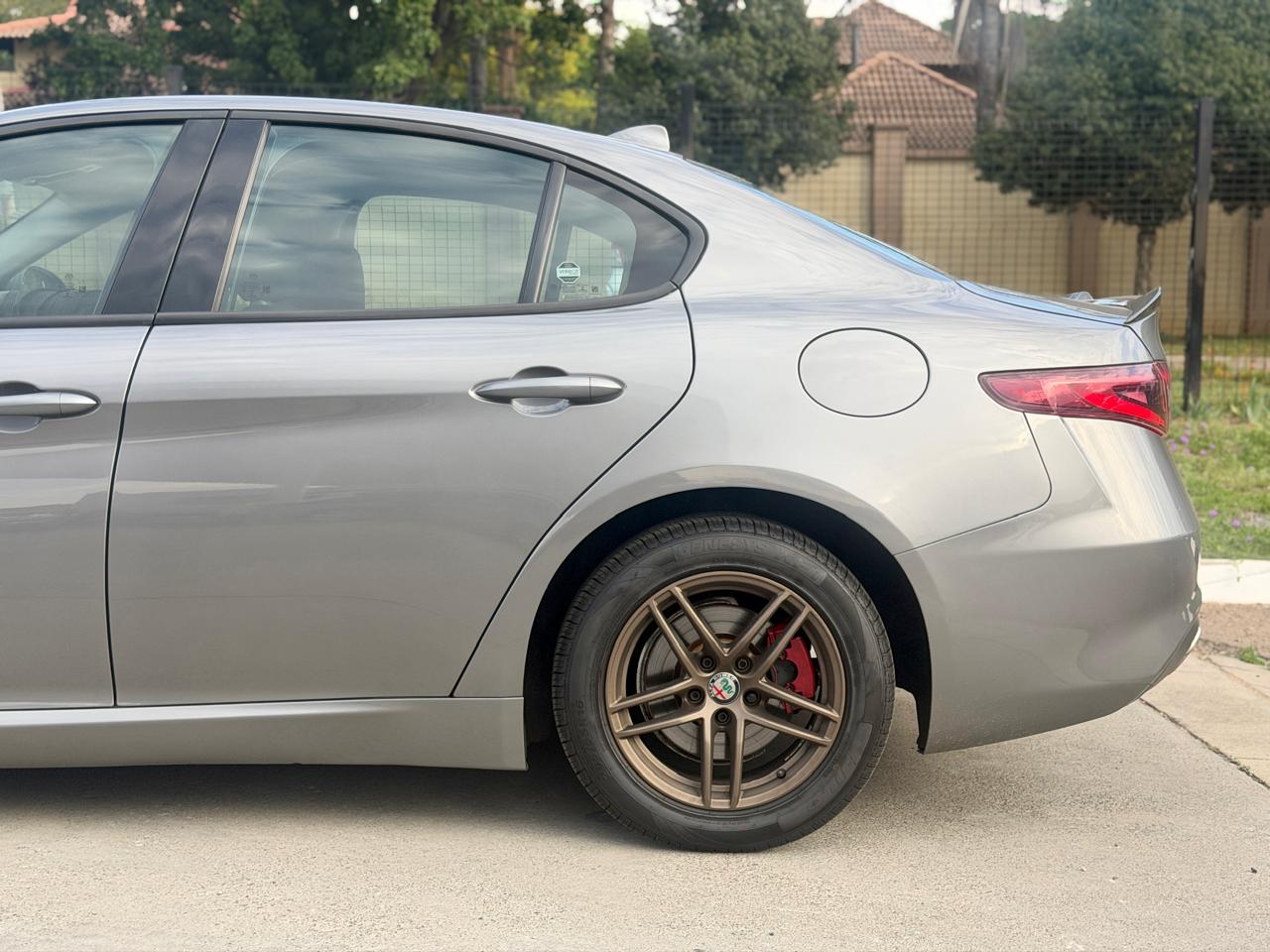 2017 Alfa Romeo Giulia 2.0T