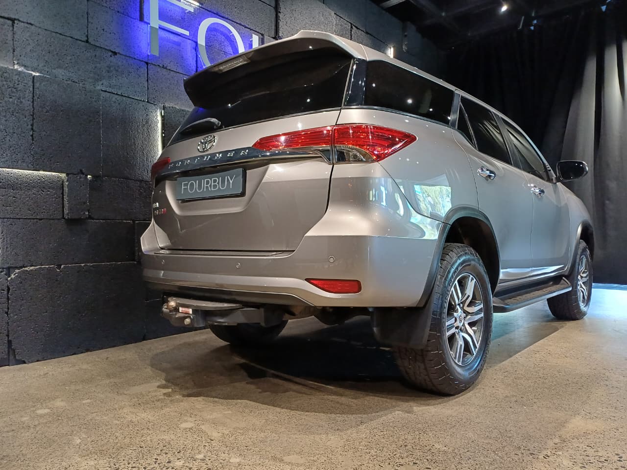 2016 TOYOTA FORTUNER 2.8 GD-6 RAISED BODY AT