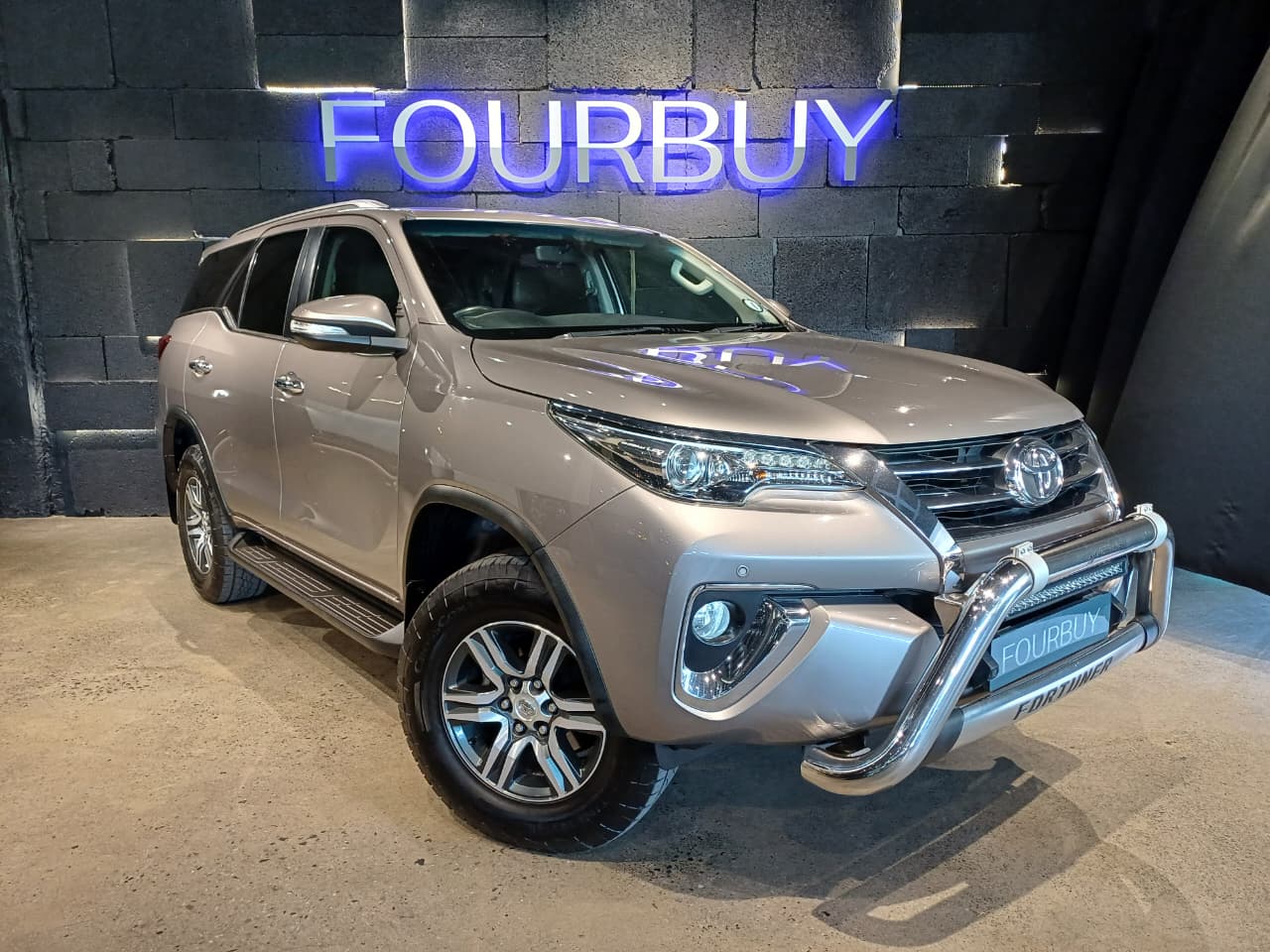 2016 TOYOTA FORTUNER 2.8 GD-6 RAISED BODY AT